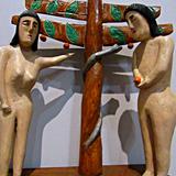 rzeźba przedstawiająca Adama i Ewę w raju