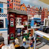 domy szeregowe zbudowane z klocków LEGO