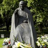 Obrazek: Pomnik Jana Pawła II w Parku Strzeleckim Kraków